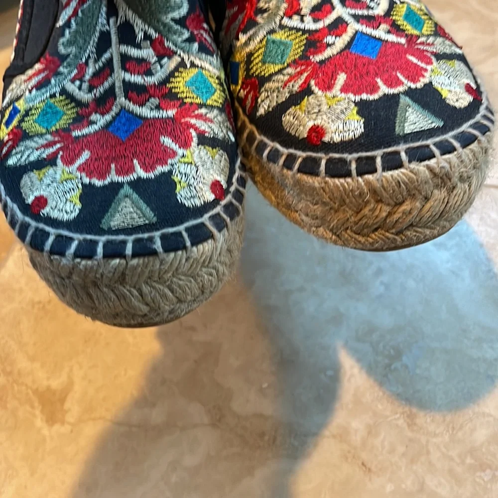Johnny Was Embroidered Platform Espadrilles - Picture 3 of 10